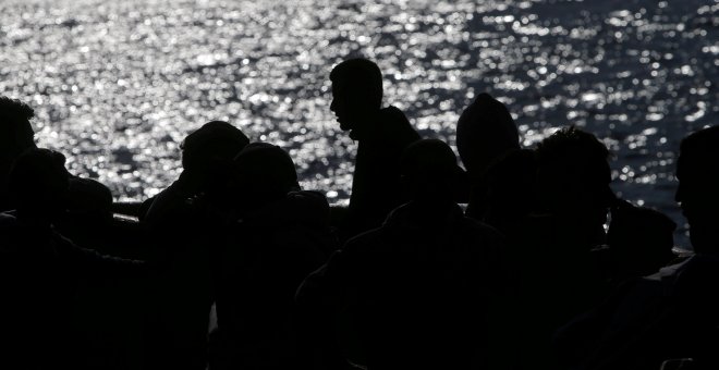 Migrantes interceptados en el puerto de Algeciras. - REUTERS