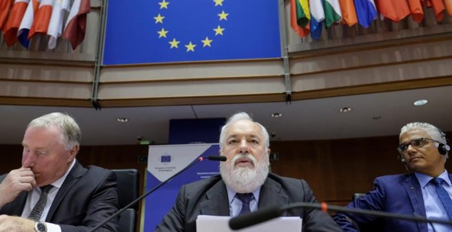 El comisario europeo de Acción por el Clima, el español Miguel Arias Cañete, en el Parlamento Europeo. /EFE