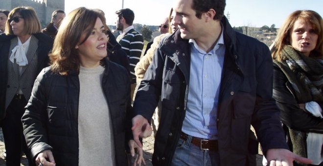 Soraya Sáenz de Santamaría y Pablo Casado, en una imagen publicada por este último en su perfil de Twitter en 2015, antes de las elecciones generales.