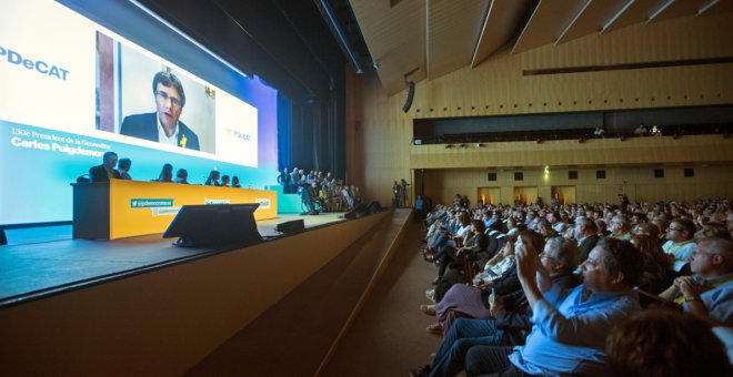 Intervenció per videoconferència de Carles Puigdemont en la clausura de l'assemblea del PDeCAT, aquest diumenge 22 de juliol. EFE/ Marta Pérez.