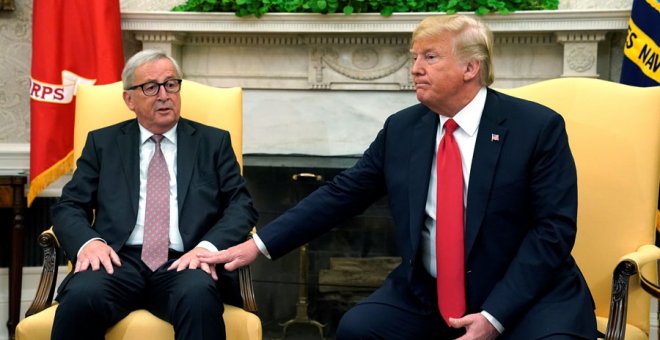 Juncker y Trump, en la Casa Blanca este miércoles. REUTERS/Kevin Lamarque
