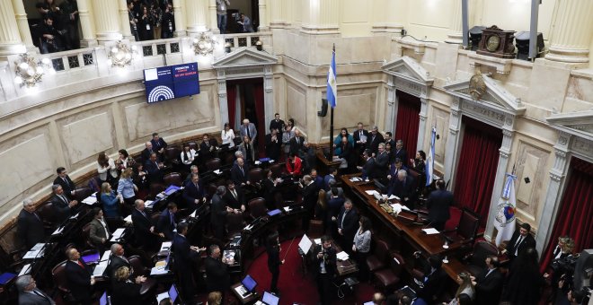 Vista general de la sesión del Senado de Argentina para debatir el proyecto de ley sobre el aborto, en Buenos Aires. EFE/David Fernández