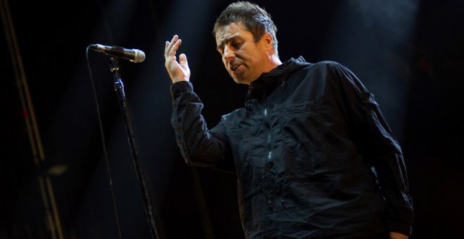 El cantante británico Liam Gallagher durante el concierto de la segunda jornada del Festival Sonorama Ribera. EFE/Paco Santamaría