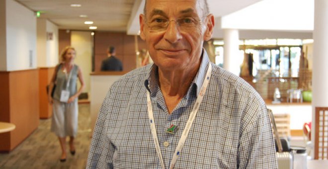 Julian Kinderlerer durante su visita al congreso ESOF en Toulouse - SINC