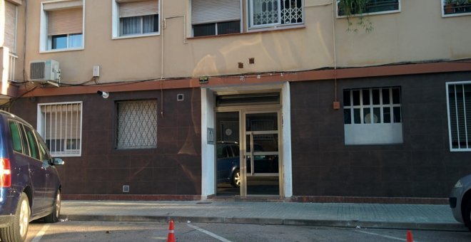 Vivienda del hombre que atacó una comisaría de los Mossos d'Esquadra en Cornellà de Llobregat (Barcelona). / Europa Press