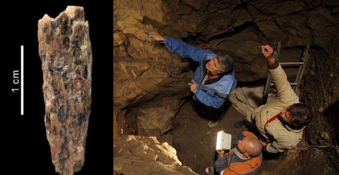 El pequeño fragmento de hueso (izquierda) de la hija de una neandertal y un denisovano se ha encontrado en la cueva de Denisova (derecha), en Rusia. / S. Pääbo et al.-Nature/PAET SB RAS, Sergei Zelensky