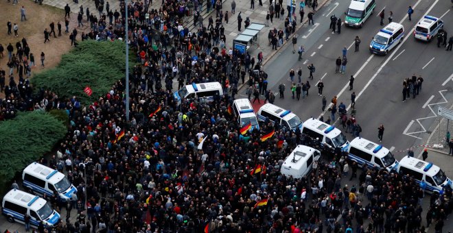 Vista aérea de las protestas de neonazis en Chemnitz, Alemania. REUTERS/Hannibal Hanschkle