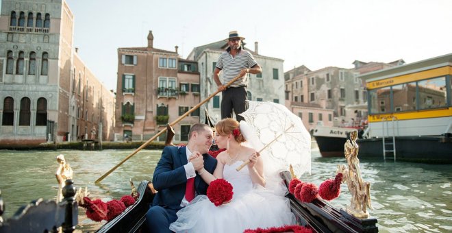 Una parroquia de Venecia quiere cobrar a las novias según los centímetros de escote.