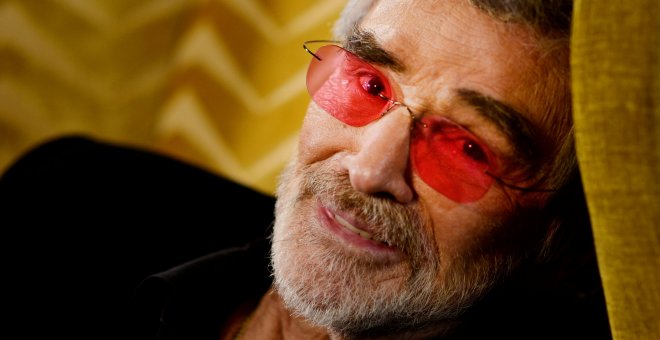 Burt Reynolds posa durante una entrevista en Londres en 2015. /REUTERS