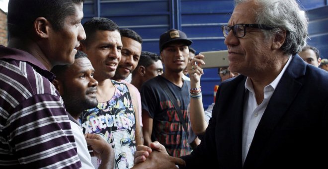 El secretario general de la OEA en una visita a los refugios para migrantes venezolanos en Colombia. REUTERS/Carlos Eduardo Ramírez