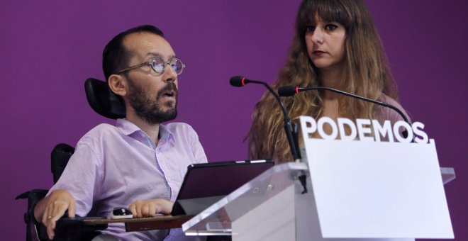 Los portavoces de Podemos Pablo Echenique y Noelia Vera comparecen en rueda de prensa tras el Consejo de Coordinación de Podemos. EFE/Paolo Aguilar