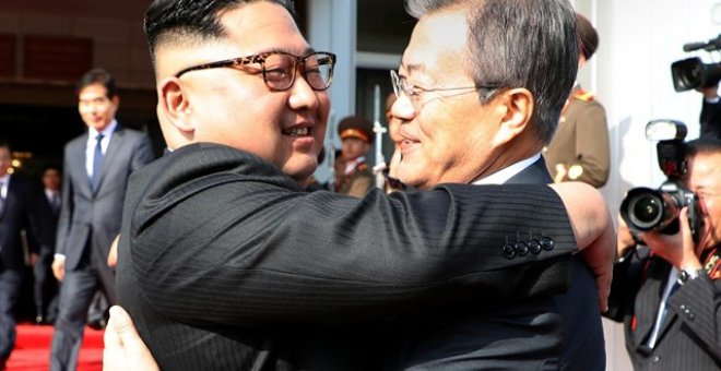El líder de Corea del Norte, Kim Jong Un, ha recibido este martes al presidente de Corea del Sur, Moon Jae In/Reuters