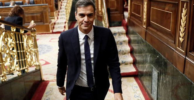 El presidente del Gobierno, Pedro Sánchez, tras asistir a la sesión de control al Ejecutivo en el Congreso de los Diputados. EFE/Mariscal