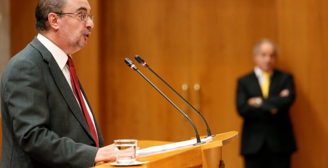 El presidente del Gobierno aragonés, Javier Lambán, inicia el último debate sobre el estado de la Comunidad de la legislatura. EFE/Javier Belver