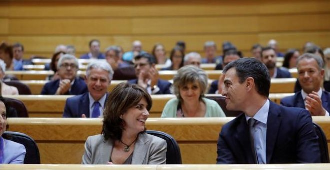 La ministra de Justicia, Dolores Delgado, y el presidente del Gobierno, Pedro Sánchez / EFE