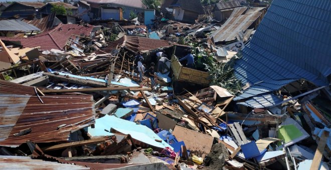 El terremoto ha arrasado barrios enteros | Dawir Fatir / Reuters