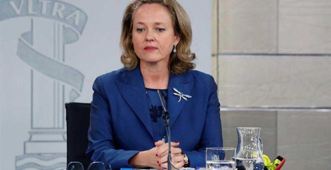La ministra de Economía atiende a los periodistas en Moncloa. (J.J. GUILLÉN | EFE)