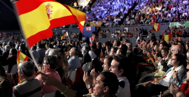 Imagen de los asistentes al acto convocado por Vox en el Palacio de Vistalegre de Madrid. EFE/ Paolo Aguilar