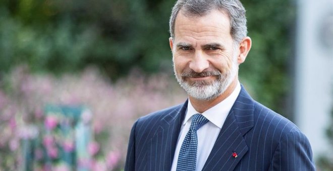 El rey de España, Felipe VI, a su llegada a la exposición de Miró en el Grand Palais en París. - EFE