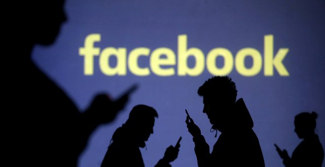 Logo de Facebook. REUTERS/Dado Ruvic