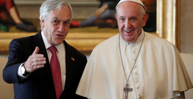 El presidente de Chile, Sebastián Piñera, con el papa Francisco en el Vaticano. REUTERS/Alessandro Bianchi