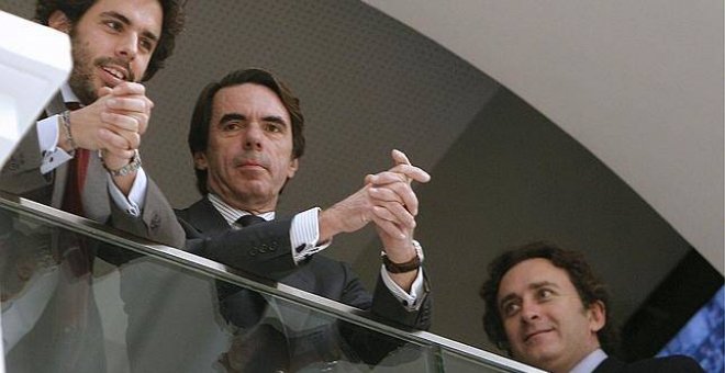José María Aznar, acompañado de su hijo y de su yerno, Alejandro Agag, en una imagen de archivo. EFE