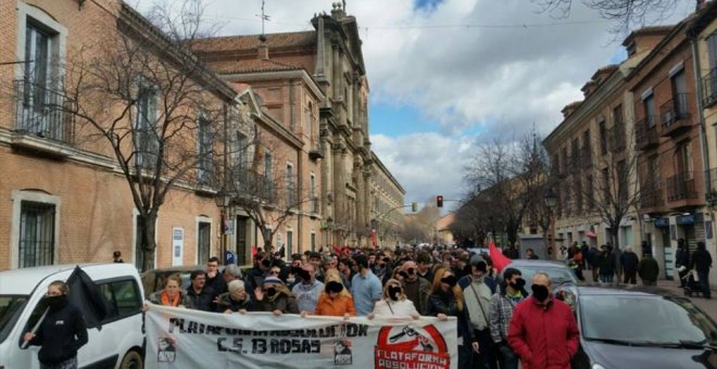 Una de las manifestaciones que se convocaron en apoyo a Elena y Jesús, en Alcalá de Henares | Plataforma Absolución 13 Rosas