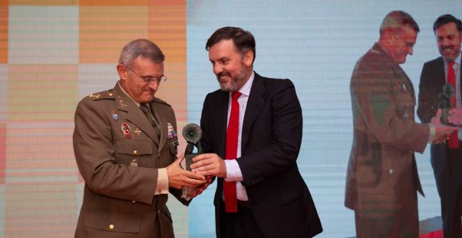 El teniente general Fernando José López del Pozo recibe el premio de Hazte Oír para el Ejército.