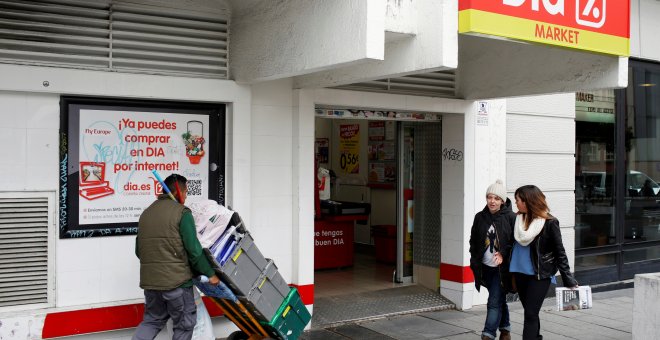 Un supermercado de la cadena Dia, en el centro de Madrid. REUTERS/Juan Medina