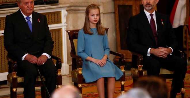 Las tres generaciones recientes de la monarquía española, juntas. Juan Carlos, Leonor y Felipe VI. - REUTERS