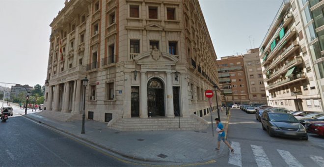 Entrada del Centro Cultural de los Ejércitos, también conocido como Círculo Recreativo Militar Rey Juan Carlos, en el edificio de Gobierno Militar de Valencia. GOOGLE STREET VIEW