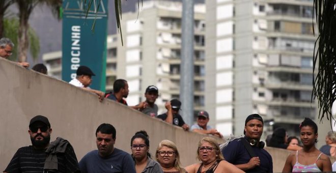 Brasileños esperando a votar./EFE