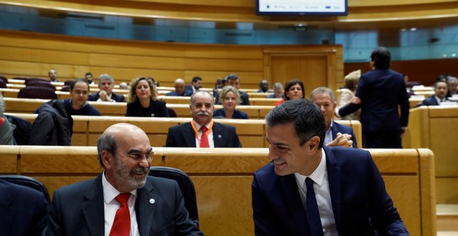 El presidente del Gobierno, Pedro Sánchez, conversa con el director general de la Organización de las Naciones Unidas para la Alimentación y la Agricultura (FAO), José Graziano da Silva, durante la sesión inaugural de la I Cumbre Parlamentaria Mundial con