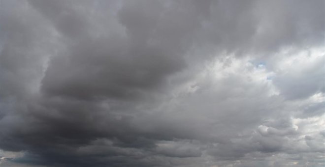 El fin de semana llegará una borrasca que dejará precipitaciones y bajadas de temperaturas. EFE/Archivo