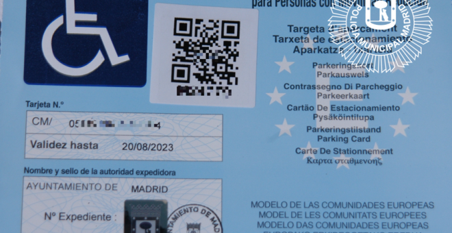 Tarjeta para los conductores con movilidad reducida emitida por el Ayuntamiento de Madrid. Foto Policía Municipal
