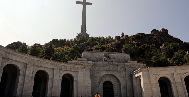 Los ayuntamientos aragoneses dispondrán de 21 meses para retirar del callejero las alusiones a Franco y a quienes colaboraron con su dictadura. / REUTERS