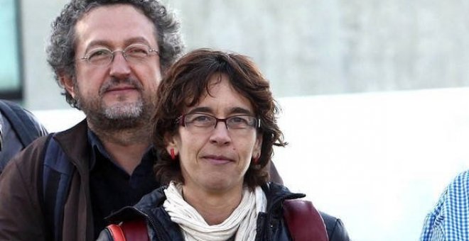 Los procesados Carolina Martínez y Clemente Bernad. (Captura de imagen tomada del vídeo 'A sus muertos')