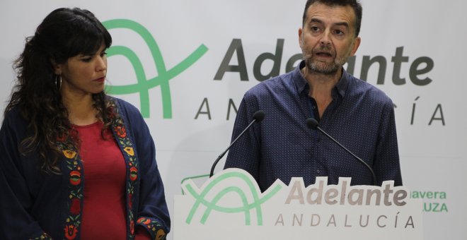 Teresa Rodríguez y Antonio Maíllo, en rueda de prensa.