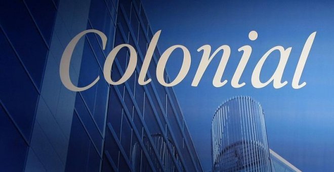 El logo de Colonial en una junta de accionistas en Barcelona. REUTERS/Gustau Nacarino