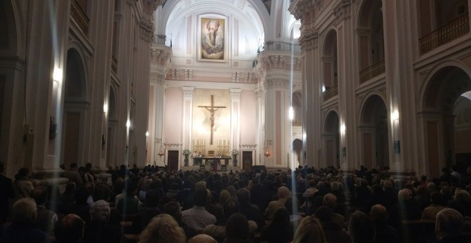 Un instante durante la misa en honor a Franco en el templo San Francisco de Borja.- A.T.