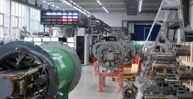 La construcción del NICA (Nuclotron based Ion Collider Facility) en el Instituto Conjunto de Investigación Nuclear (JINR) comenzó en 2013 y está previsto que las obras concluyan a finales del próximo año. EFE/Céline Aemisegger