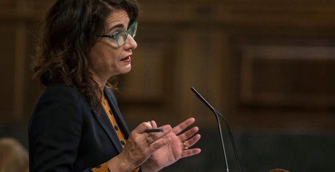 22/11/2018.- La Ministra de Hacienda María Jesús Montero, durante su intervención en el pleno del Congreso de los Diputados esta mañana.-EFE/ Emilio Naranjo