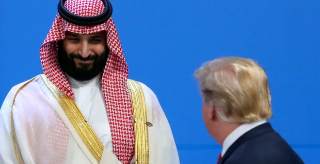 El presidente de Estados Unidos, Donald Trump, y el príncipe heredero de Arabia Saudita, Mohammed bin Salman que se encuentra en el foco por el asesinato de periodista saudí Jamal Khashoggi. / REUTERS - MARCOS BRINDICCI