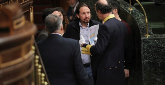 El líder de Podemos, Pablo Iglesias, a su llegada al hemiciclo del Congreso de los Diputados, en el que se celebra la solemne conmemoración del 40 aniversario de la Constitución. EFE/Zipi