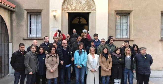 Foto grupal del dejuni solidari amb els presos en vaga de fam. CCMA