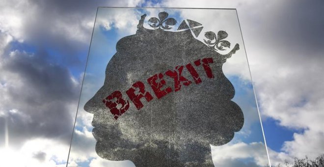 09/12/2018.- Una instalación artística de Brexit en Park Lane en Londres, Gran Bretaña, 9 de diciembre de 2018. Los diputados votarán a favor o en contra del acuerdo de Brexit en la UE del Primer Ministro británico Theresa May el 11 de diciembre con infor