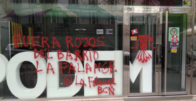 Sede de Podem en Barcelona con pintadas fascistas | Foto de Twitter: @Podem_cat