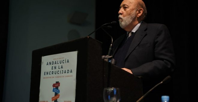 El presidente del Centro de Investigaciones Sociológicas, José Félix Tezanos, durante su intervención en el acto 'Andalucía en la encrucijada: Encuestas en tiempos de cambio'. /TWITTER