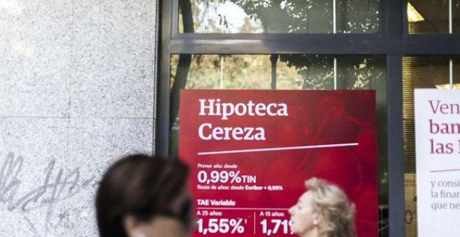 La banca reconoció a finales de octubre "cierta ralentización" en la firma de hipotecas - EFE