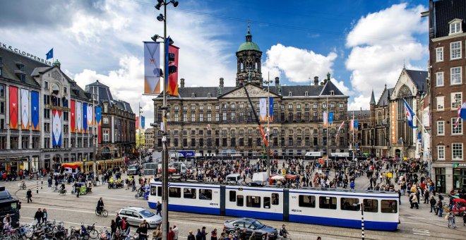 Ámsterdam y Róterdam penalizan desde 2017 el acoso verbal callejero | EFE